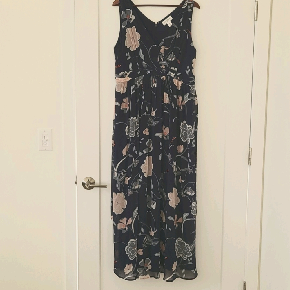 Motherhood maternity gown